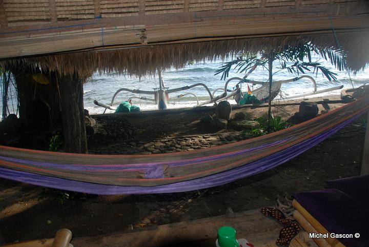 MGA95556.JPG - Michel Gascon(©) The view from our second hut at Good Karma. Every morning at 6 AM the boat disapear from the beach and come back 3 h later. We barely hear them leaving, they may be all sleepy too.