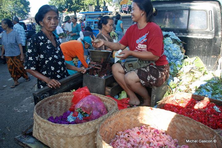 MGA94225.jpg - Flowers sale in Sukawati