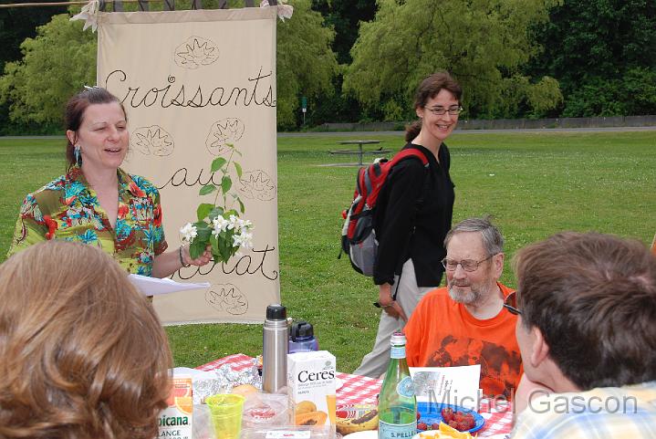 MGA89291.JPG - Michel Gascon(c)2008- Enfin Fabienne, notre voix parisienne, arrive pour slammer